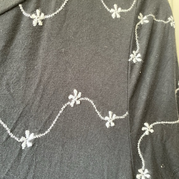 Daisy embroidered black skater dress - Picture 2 of 3